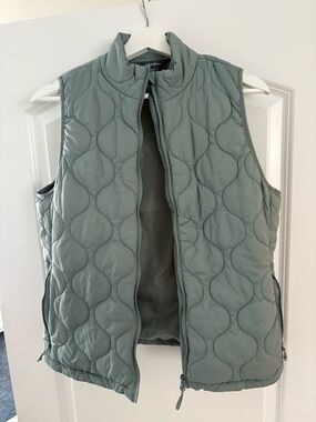 Eddie Bauer Quilted Sleeveless Vest in Sage Green